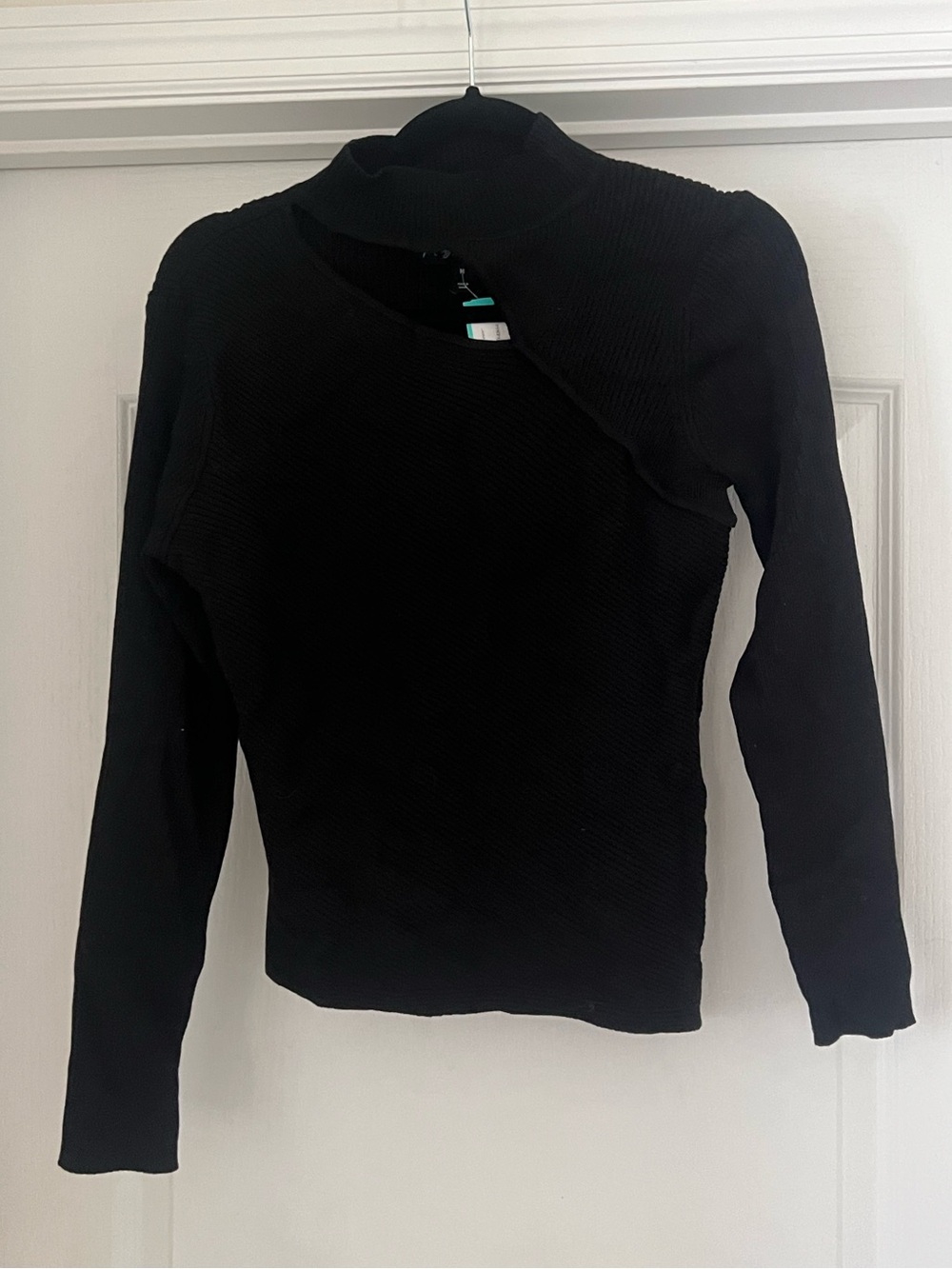 Montgomery Post Kourt Open Neck Long Sleeve - M